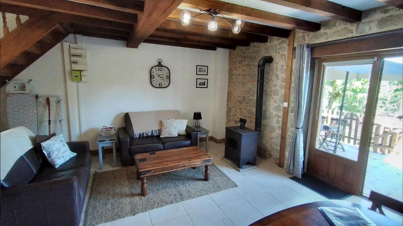 Character 2 Bed Cottage Within Walking Distance Of Bar/Restaurants Piégut-Pluviers Екстериор снимка